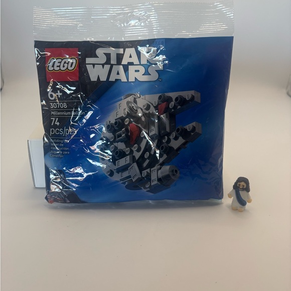 LEGO Star Wars Millennium Falcon Set 30708 age 6+ - Picture 3 of 3